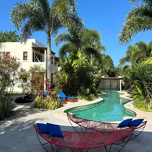 https://blue-palm-bacalar.quintano-roohotels.com